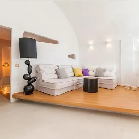 Vista Hotel Oia