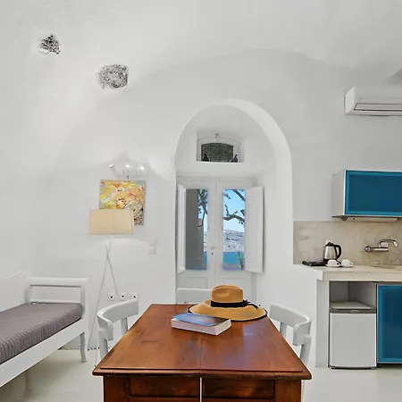 Vista Hotel Oia